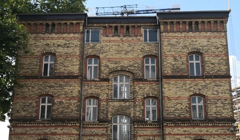 Ein altes Backsteinhaus in Magdeburg.  